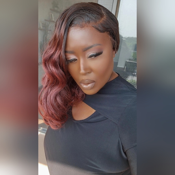 💯Very gently worn 13x4 Lace Frontal Burgundy Body Wave Wig in 20 inches ✨️ - Picture 3 of 8